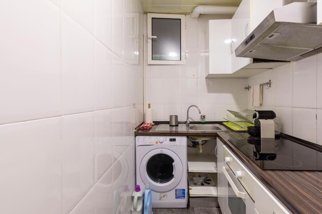 Subway Station Apartment Near Camp Nou โอสปิตาเล็ต เดอ โยเบรกัต ภายนอก รูปภาพ