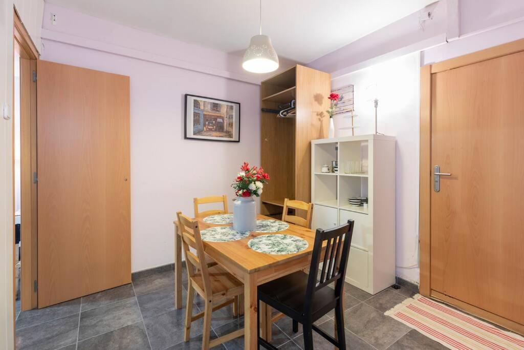 Subway Station Apartment Near Camp Nou โอสปิตาเล็ต เดอ โยเบรกัต ภายนอก รูปภาพ